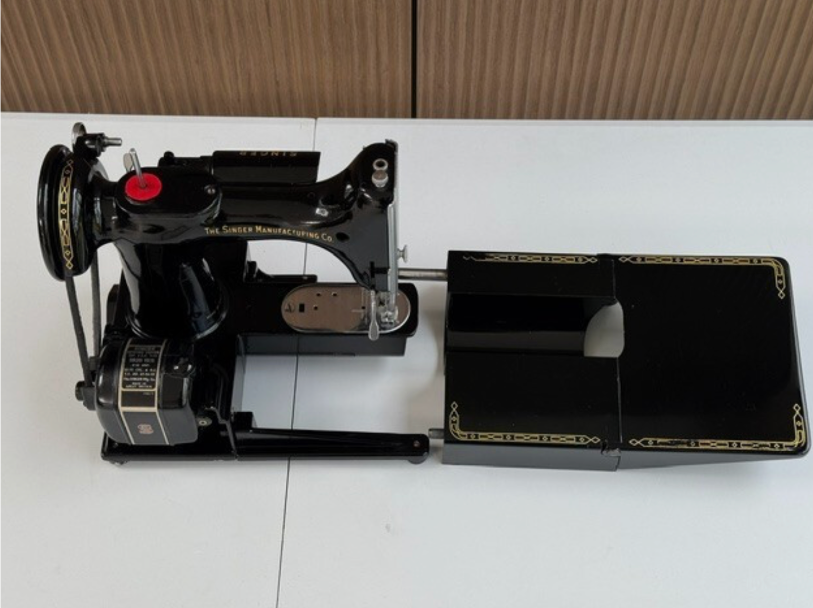 222k Featherweight Sewing Machine – Fully Serviced With Accessories + Adapter Included