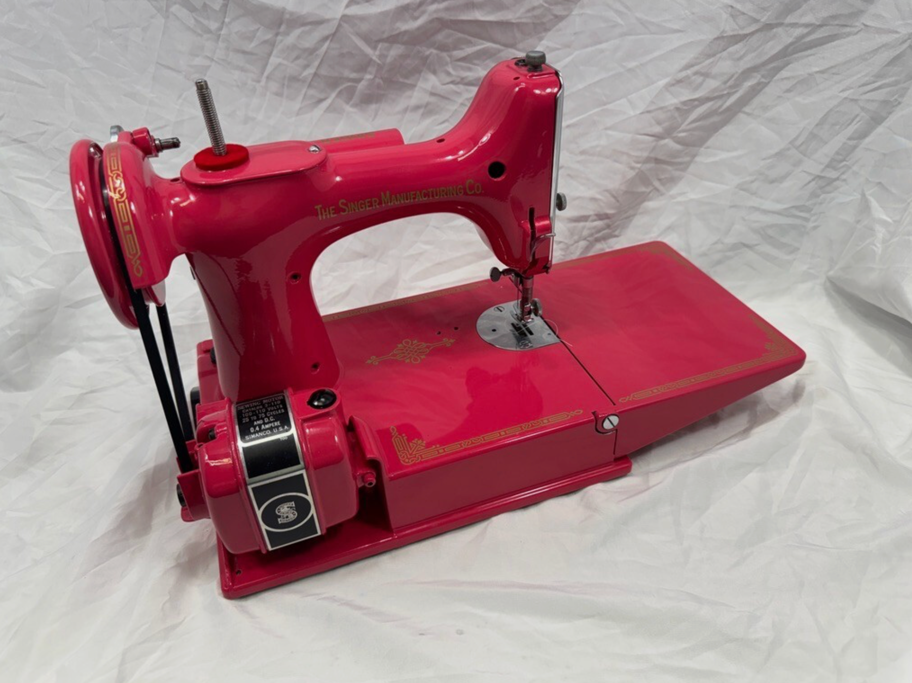Featherweight 221 Sewing Machine – Hot Pink With Gold Decals
