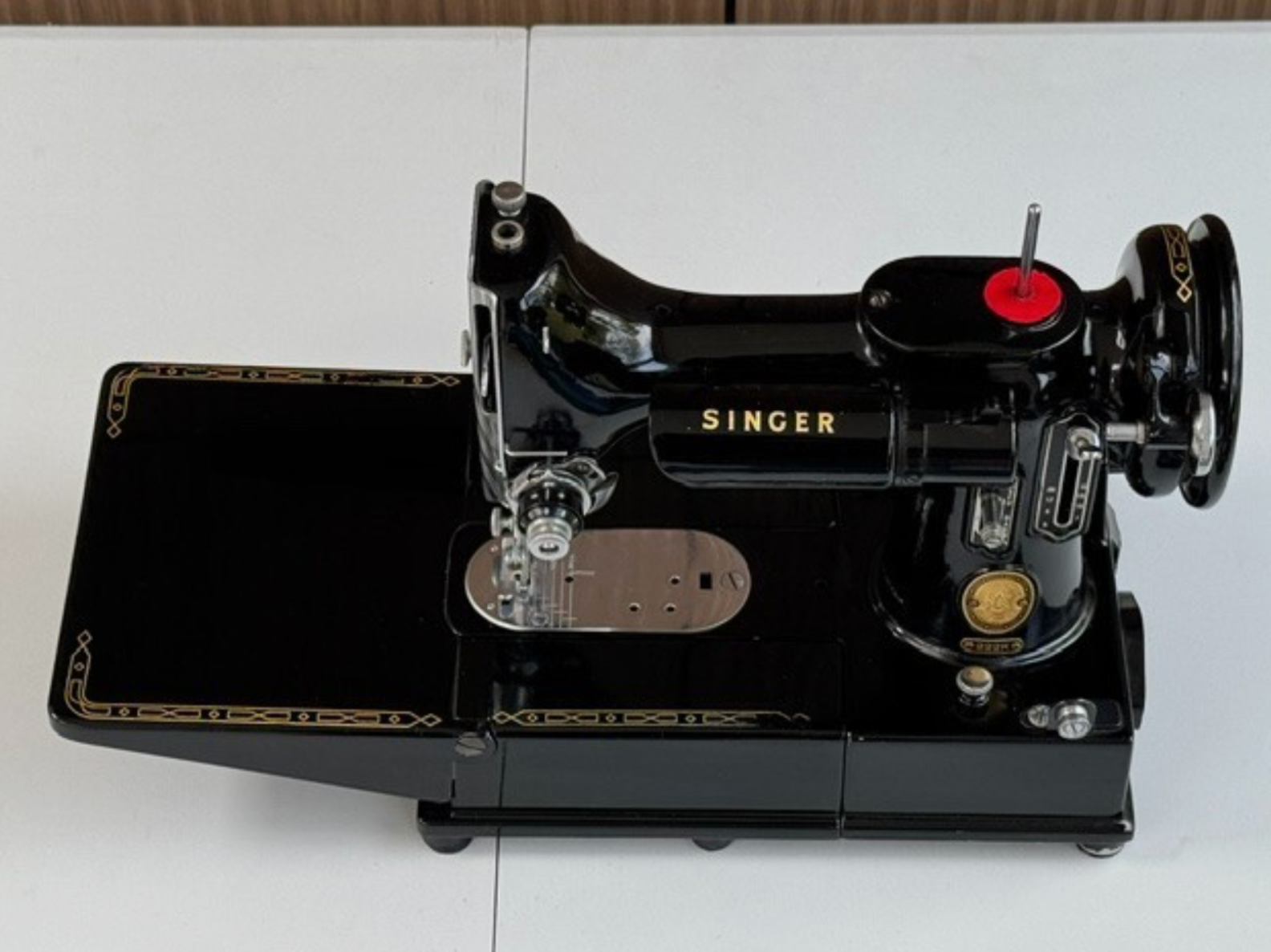 222k Featherweight Sewing Machine – Fully Serviced With Accessories + Adapter Included